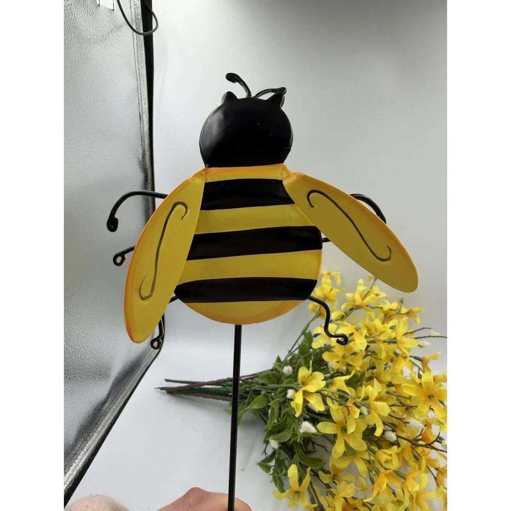 Bees - Flower Floral Arrangement - Spring Summer Decoration - Table Centerpiece